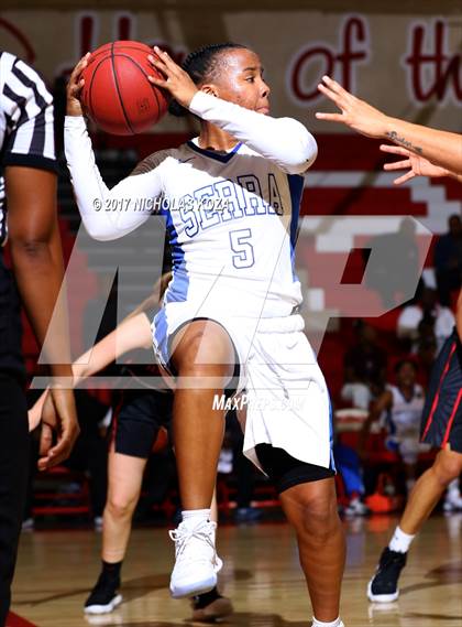 Thumbnail 1 in Serra vs. Harvard-Westlake (Battle at the Beach) photogallery.