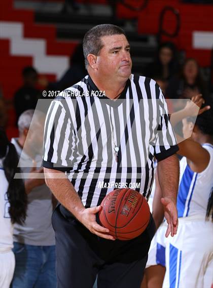 Thumbnail 2 in Serra vs. Harvard-Westlake (Battle at the Beach) photogallery.