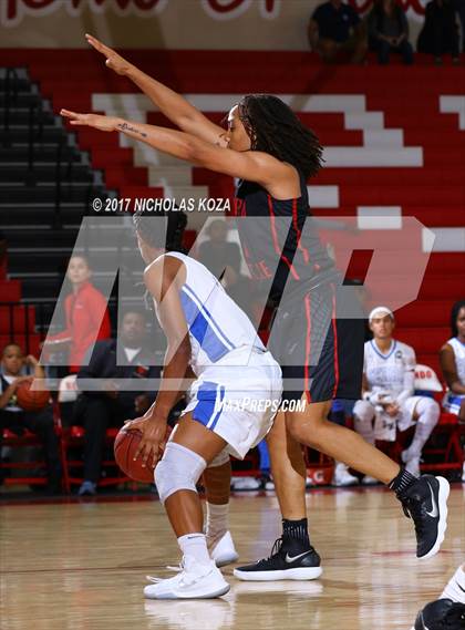 Thumbnail 3 in Serra vs. Harvard-Westlake (Battle at the Beach) photogallery.