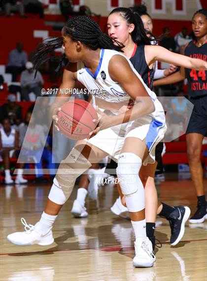 Thumbnail 3 in Serra vs. Harvard-Westlake (Battle at the Beach) photogallery.