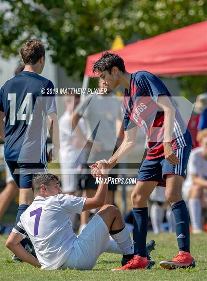 Thumbnail 2 in Terry Sanford vs. Jack Britt (Battle for the Bell) photogallery.