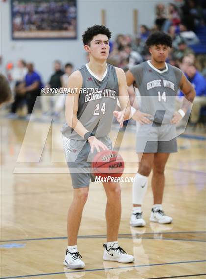 Thumbnail 2 in Wythe vs. McCluer photogallery.