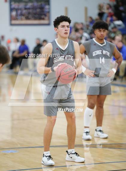 Thumbnail 1 in Wythe vs. McCluer photogallery.
