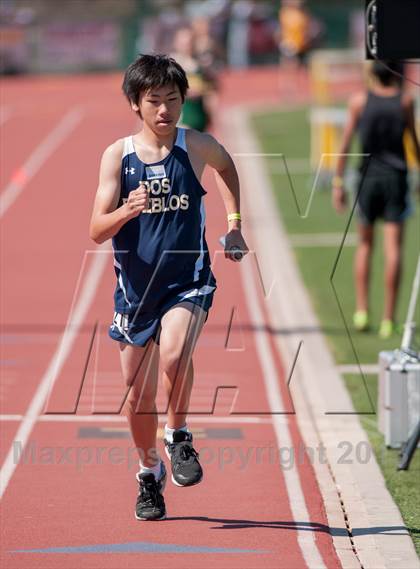 Thumbnail 3 in Ventura Invitational 4X800 Relay photogallery.