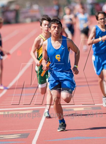 Thumbnail 3 in Ventura Invitational 4X800 Relay photogallery.