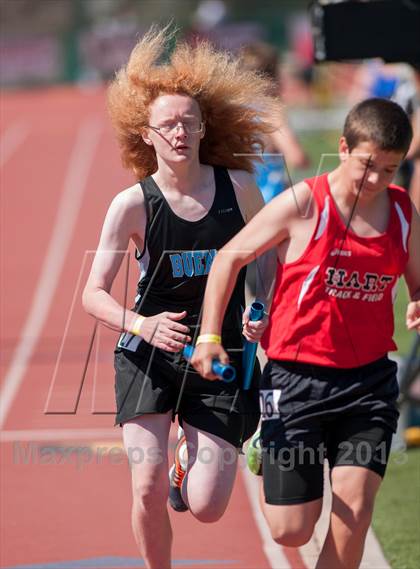 Thumbnail 3 in Ventura Invitational 4X800 Relay photogallery.