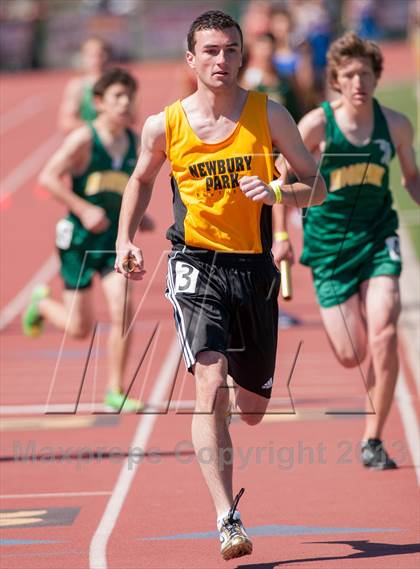 Thumbnail 1 in Ventura Invitational 4X800 Relay photogallery.