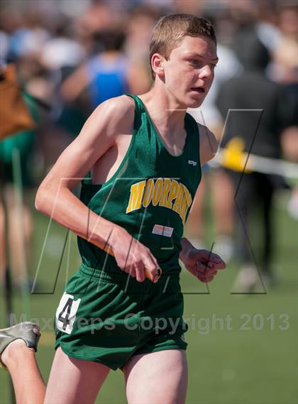 Thumbnail 1 in Ventura Invitational 4X800 Relay photogallery.