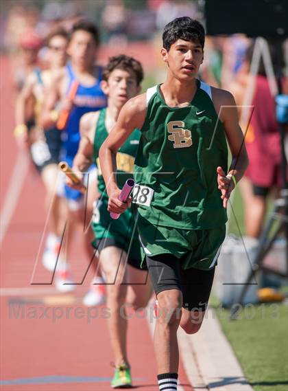 Thumbnail 3 in Ventura Invitational 4X800 Relay photogallery.