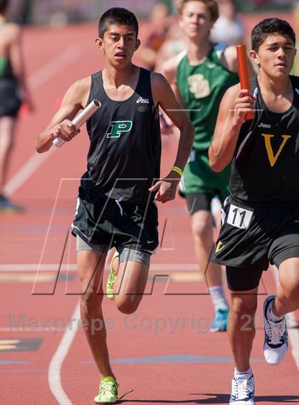 Thumbnail 1 in Ventura Invitational 4X800 Relay photogallery.