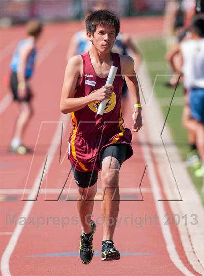 Thumbnail 1 in Ventura Invitational 4X800 Relay photogallery.