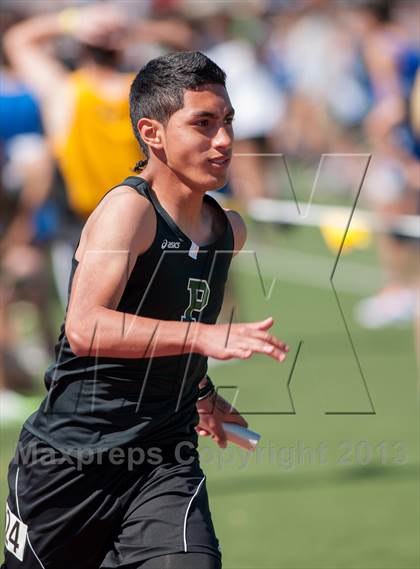 Thumbnail 2 in Ventura Invitational 4X800 Relay photogallery.