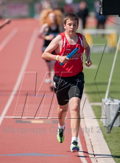 Thumbnail 1 in Ventura Invitational 4X800 Relay photogallery.