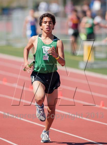Thumbnail 2 in Ventura Invitational 4X800 Relay photogallery.