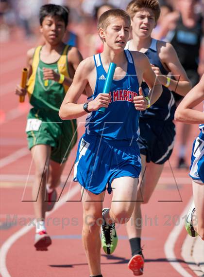 Thumbnail 2 in Ventura Invitational 4X800 Relay photogallery.
