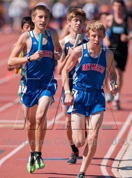 Thumbnail 1 in Ventura Invitational 4X800 Relay photogallery.