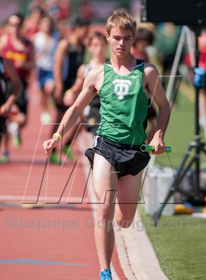 Thumbnail 2 in Ventura Invitational 4X800 Relay photogallery.