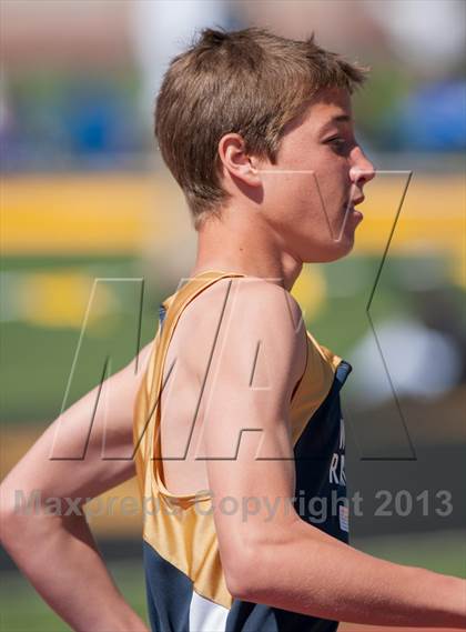Thumbnail 3 in Ventura Invitational 4X800 Relay photogallery.