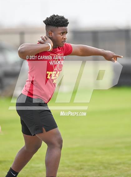 Thumbnail 1 in Bridgeland High School Invitational photogallery.
