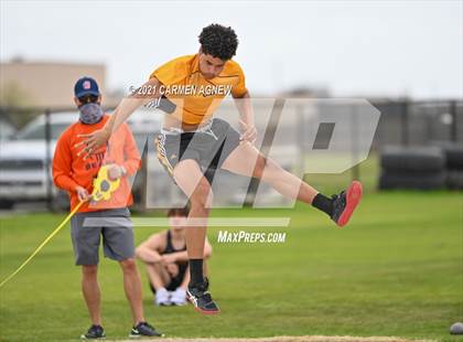 Thumbnail 3 in Bridgeland High School Invitational photogallery.