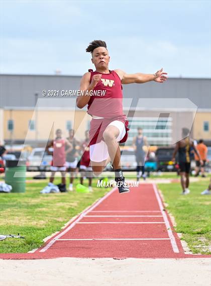 Thumbnail 3 in Bridgeland High School Invitational photogallery.