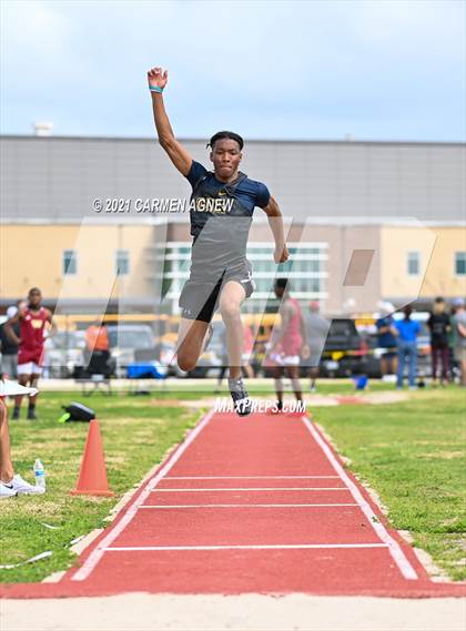 Thumbnail 3 in Bridgeland High School Invitational photogallery.