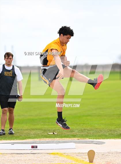Thumbnail 1 in Bridgeland High School Invitational photogallery.