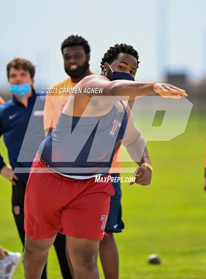 Thumbnail 1 in Bridgeland High School Invitational photogallery.
