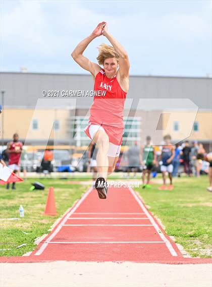 Thumbnail 2 in Bridgeland High School Invitational photogallery.