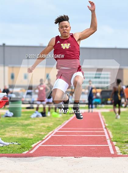 Thumbnail 1 in Bridgeland High School Invitational photogallery.