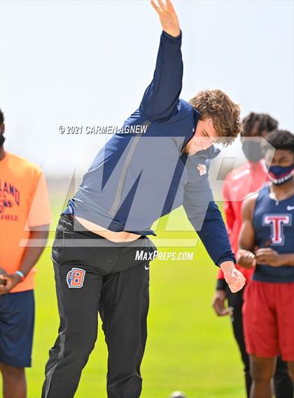 Thumbnail 1 in Bridgeland High School Invitational photogallery.