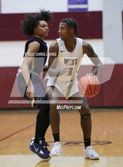 Thumbnail 1 in O'Fallon @ Belleville West photogallery.