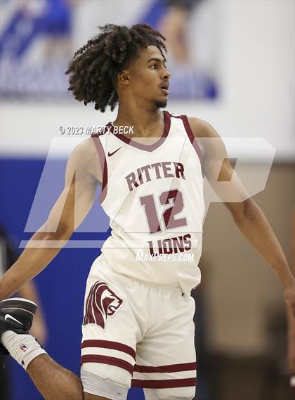 Thumbnail 2 in Central vs Cardinal Ritter (Bill Rowe's Queen City Classic) photogallery.