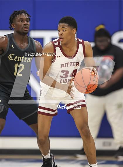 Thumbnail 3 in Central vs Cardinal Ritter (Bill Rowe's Queen City Classic) photogallery.