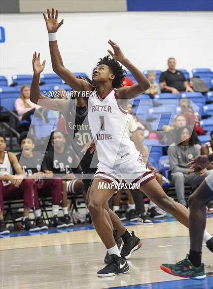 Thumbnail 1 in Central vs Cardinal Ritter (Bill Rowe's Queen City Classic) photogallery.