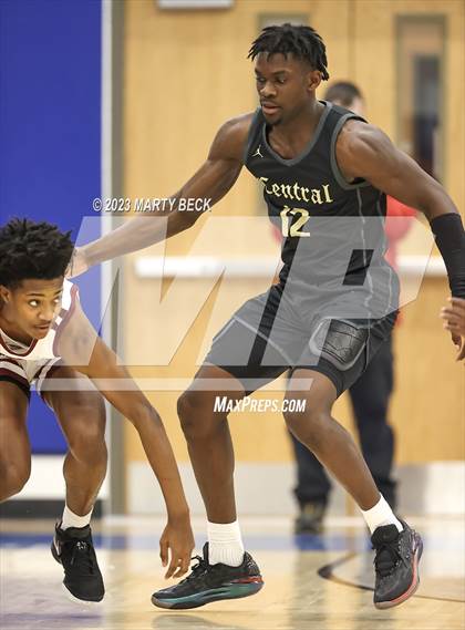 Thumbnail 2 in Central vs Cardinal Ritter (Bill Rowe's Queen City Classic) photogallery.