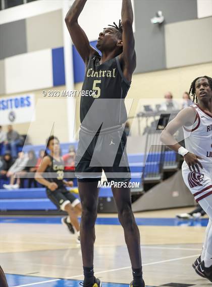Thumbnail 2 in Central vs Cardinal Ritter (Bill Rowe's Queen City Classic) photogallery.