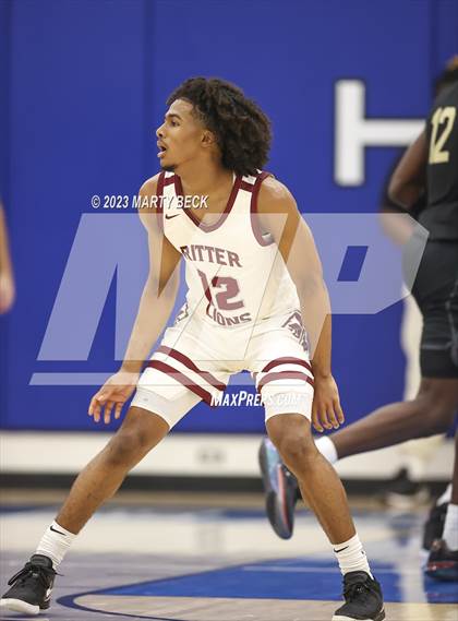 Thumbnail 2 in Central vs Cardinal Ritter (Bill Rowe's Queen City Classic) photogallery.
