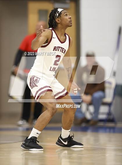 Thumbnail 2 in Central vs Cardinal Ritter (Bill Rowe's Queen City Classic) photogallery.