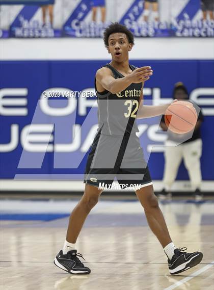 Thumbnail 1 in Central vs Cardinal Ritter (Bill Rowe's Queen City Classic) photogallery.