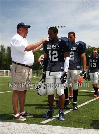 Thumbnail 3 in 28th Annual Eddie Meath All-Star Game (Section 5 NY) photogallery.