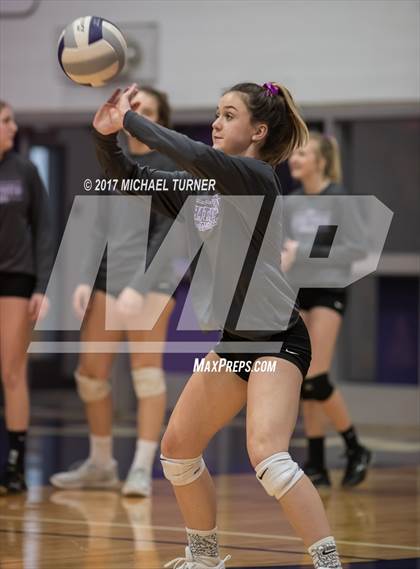Thumbnail 3 in El Dorado @ Shasta (CIF State D3 First Round) photogallery.