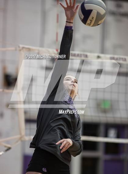 Thumbnail 3 in El Dorado @ Shasta (CIF State D3 First Round) photogallery.