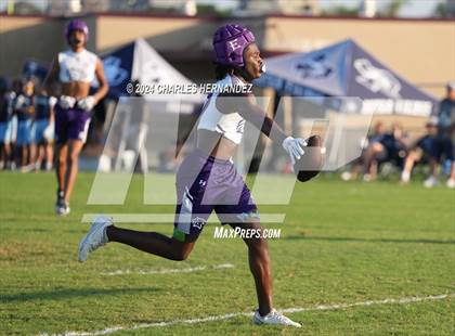 Thumbnail 3 in Bryan vs Elgin (Texas 7 on 7 State Qualifier) photogallery.