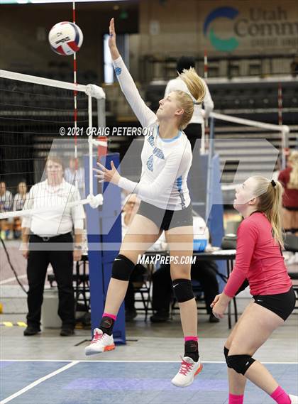 Thumbnail 3 in Sky View vs. Logan (UHSAA 4A First Round Playoff) photogallery.