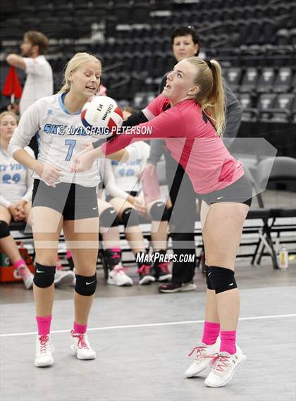 Thumbnail 1 in Sky View vs. Logan (UHSAA 4A First Round Playoff) photogallery.