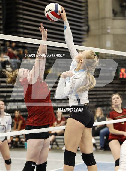 Thumbnail 3 in Sky View vs. Logan (UHSAA 4A First Round Playoff) photogallery.