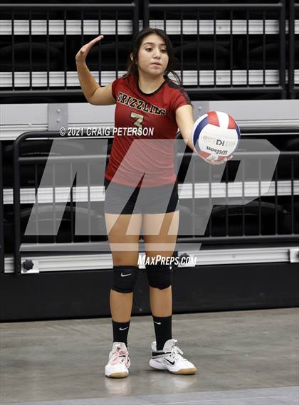 Thumbnail 2 in Sky View vs. Logan (UHSAA 4A First Round Playoff) photogallery.
