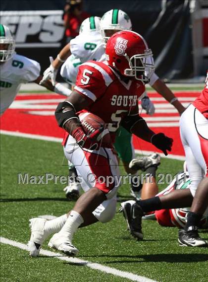 Thumbnail 1 in Dublin Coffman vs. Westerville South (Kirk Herbstreit National Kickoff Classic) photogallery.