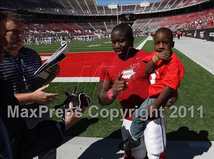 Thumbnail 2 in Dublin Coffman vs. Westerville South (Kirk Herbstreit National Kickoff Classic) photogallery.